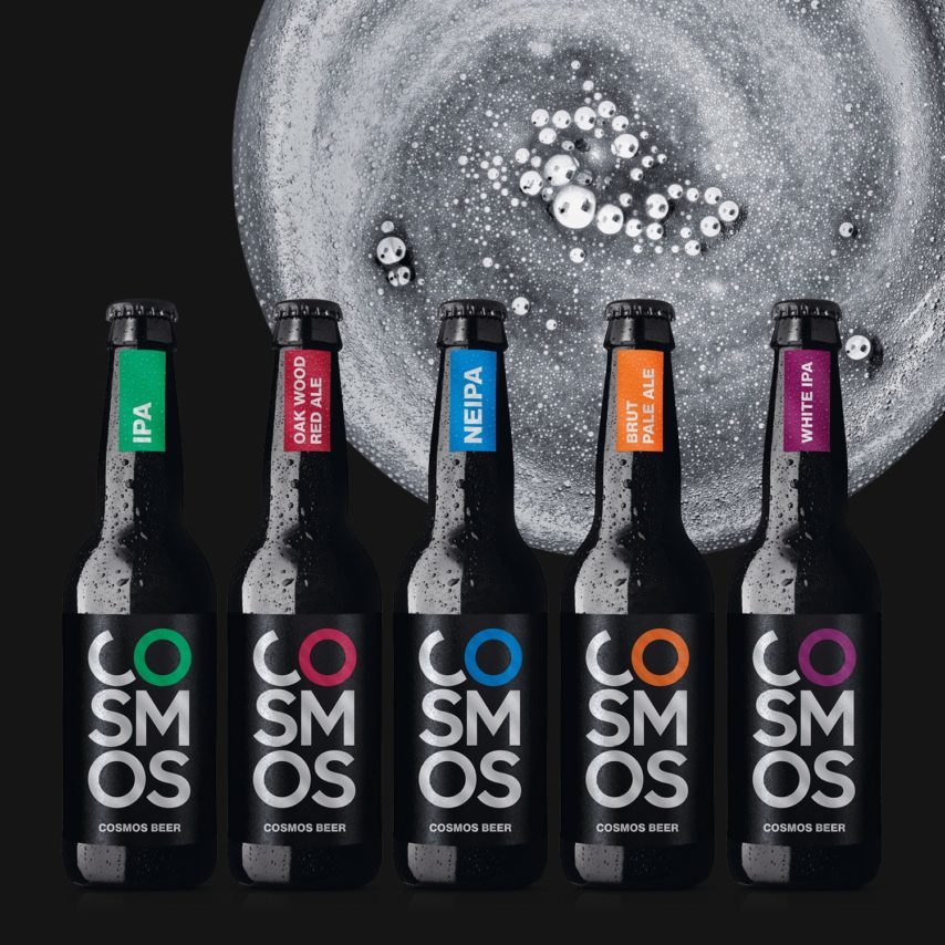 Stimmungsbild der Cosmos Biere mit einem Planeten im Hintergrund: IPA, Oak Wood Red Ale, NEIPA, Brut Pale Ale und White IPA