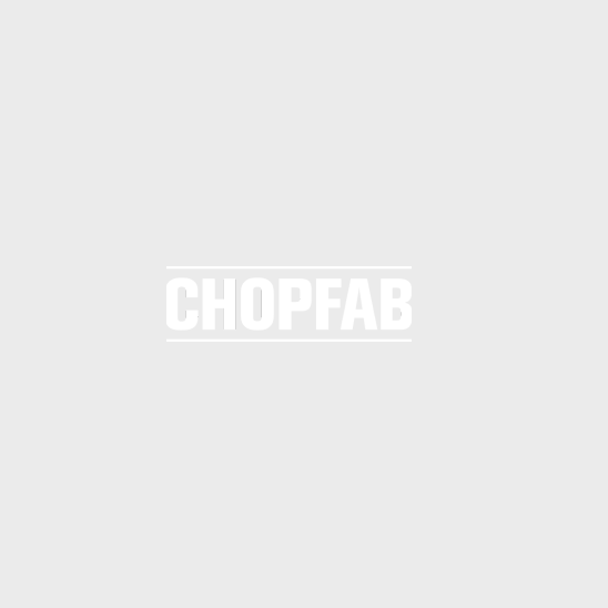 Chopfab Logo in weiss auf hellgrauem Hintergrund