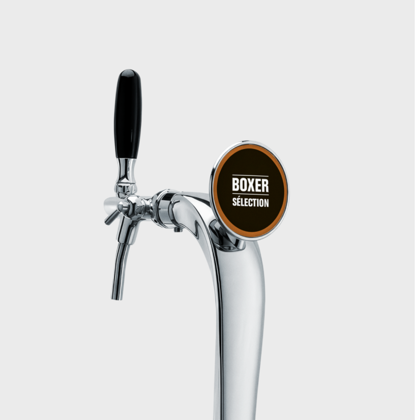Zapfsäule mit einer Boxer Sélection Linse, um darzustellen, dass das Bier auch in einem 20l Fass für die Gastronomie erhältlich ist.