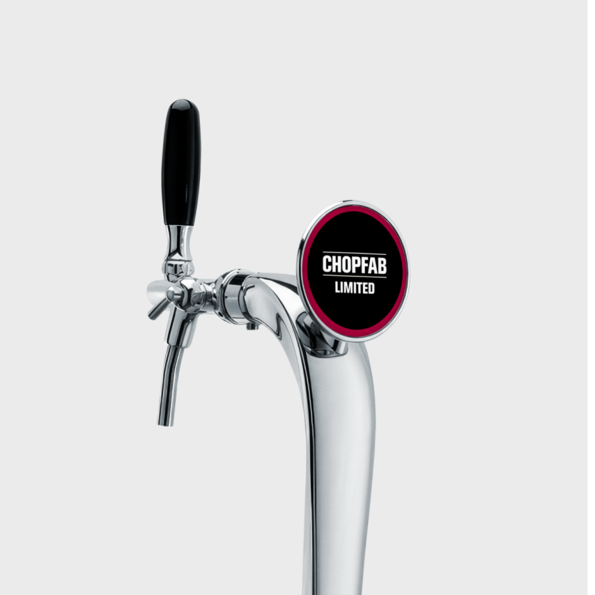 Zapfsäule mit einer Chopfab Limited Linse, um darzustellen, dass das Bier auch in einem 20l Fass für die Gastronomie erhältlich ist.